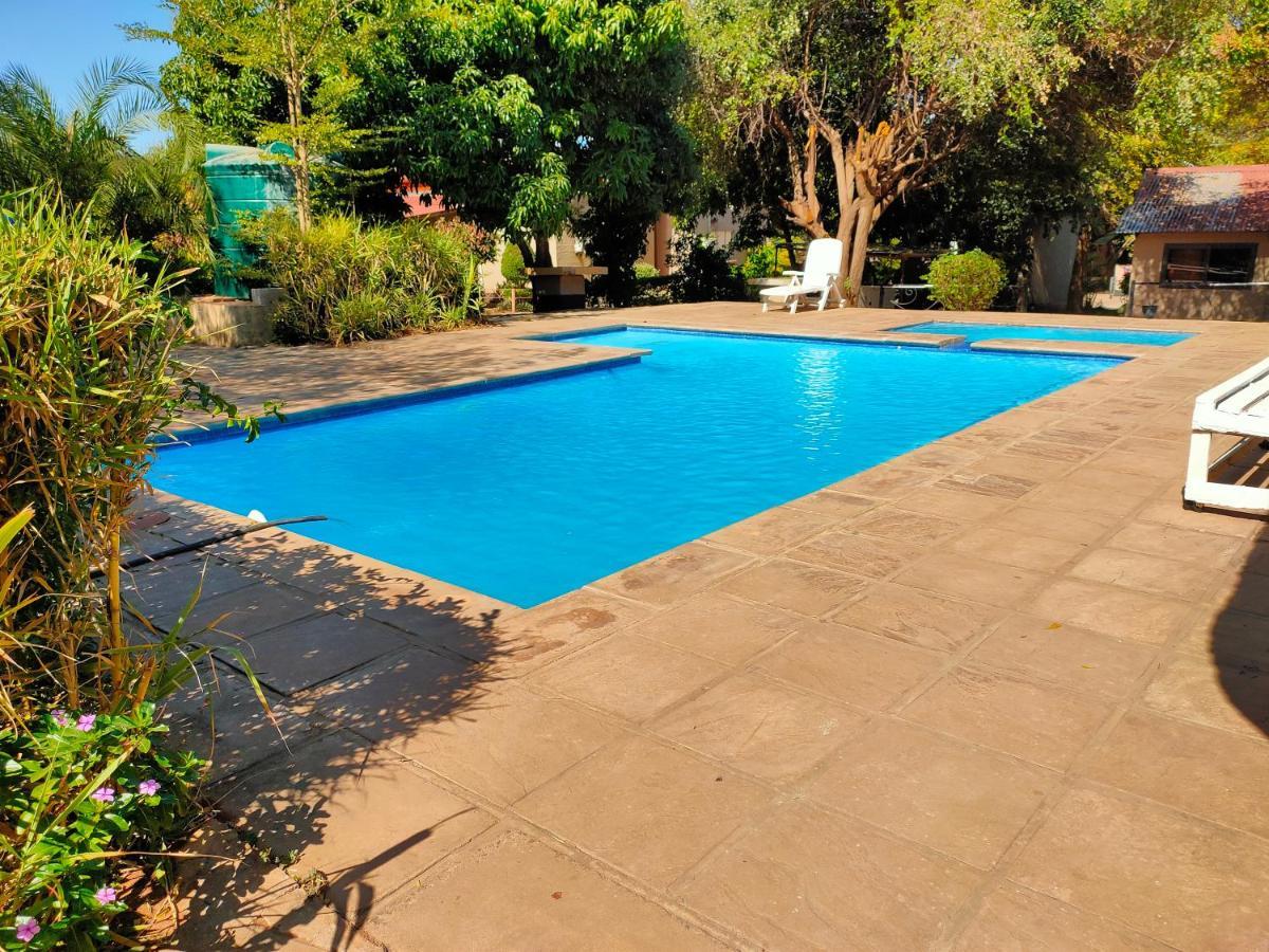 Golden Days Lodge Livingstone Bagian luar foto