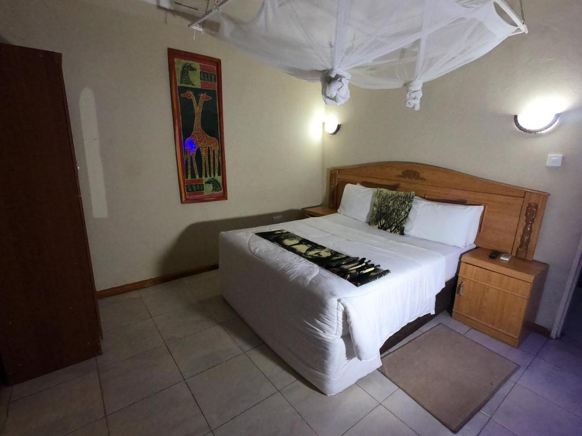 Golden Days Lodge Livingstone Bagian luar foto