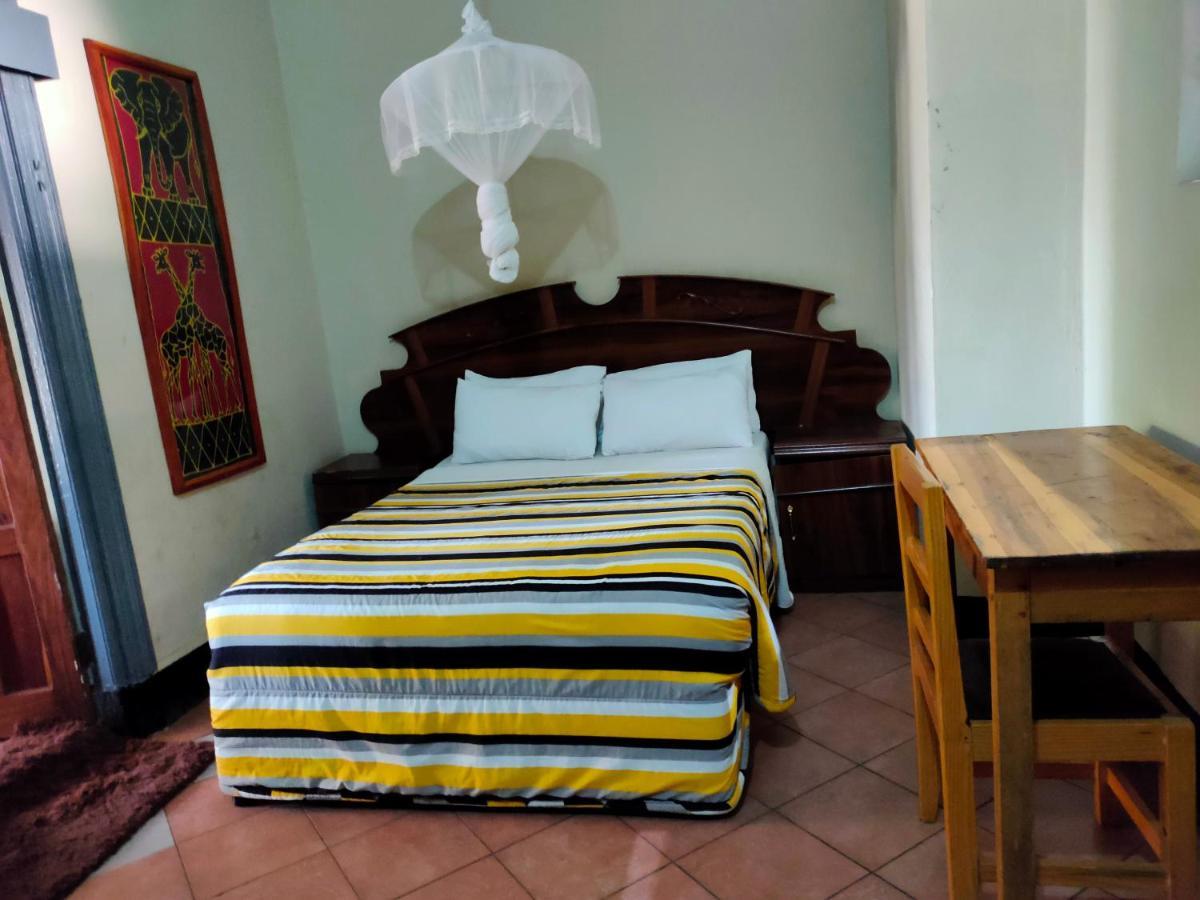 Golden Days Lodge Livingstone Bagian luar foto