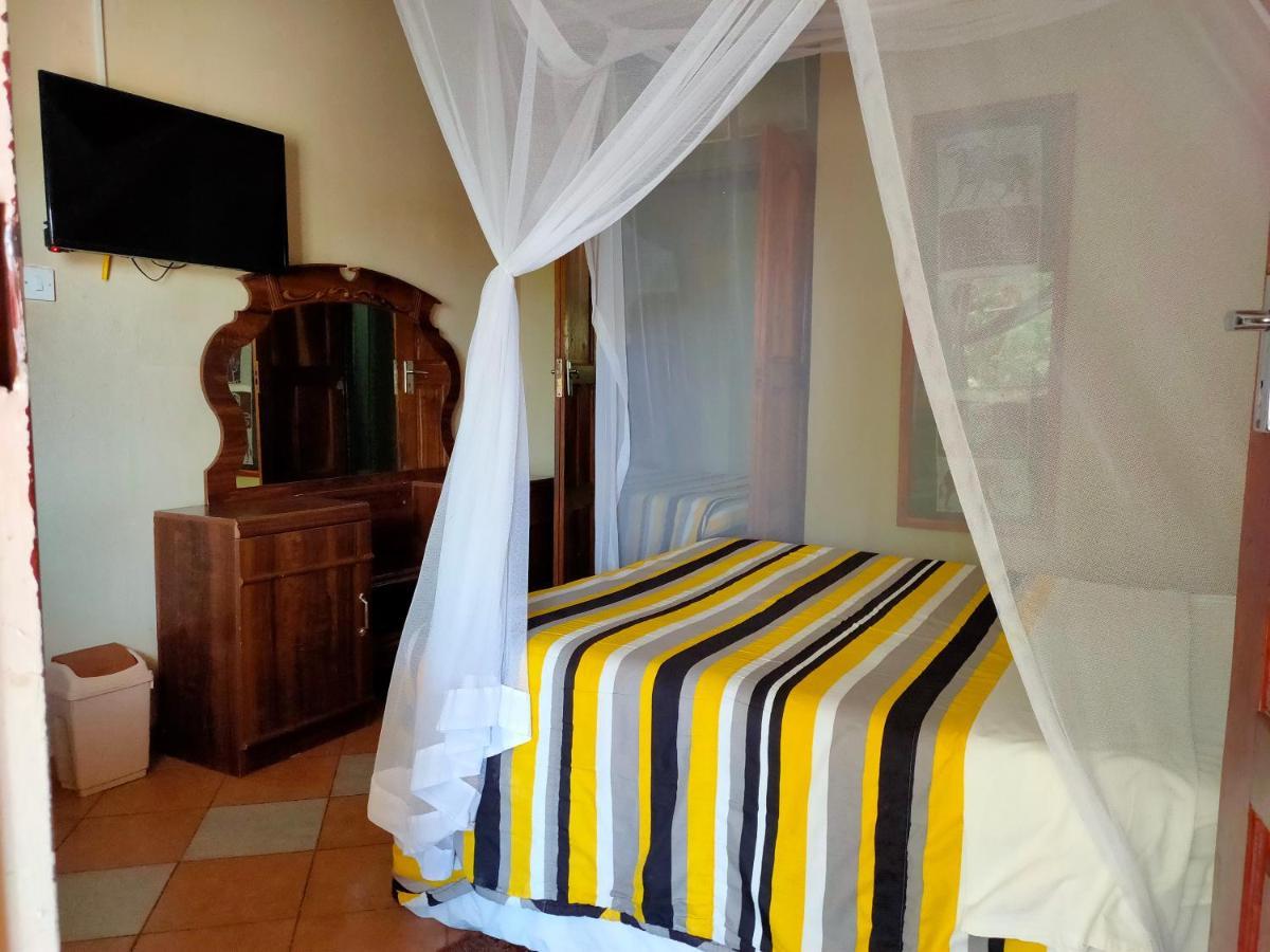 Golden Days Lodge Livingstone Bagian luar foto