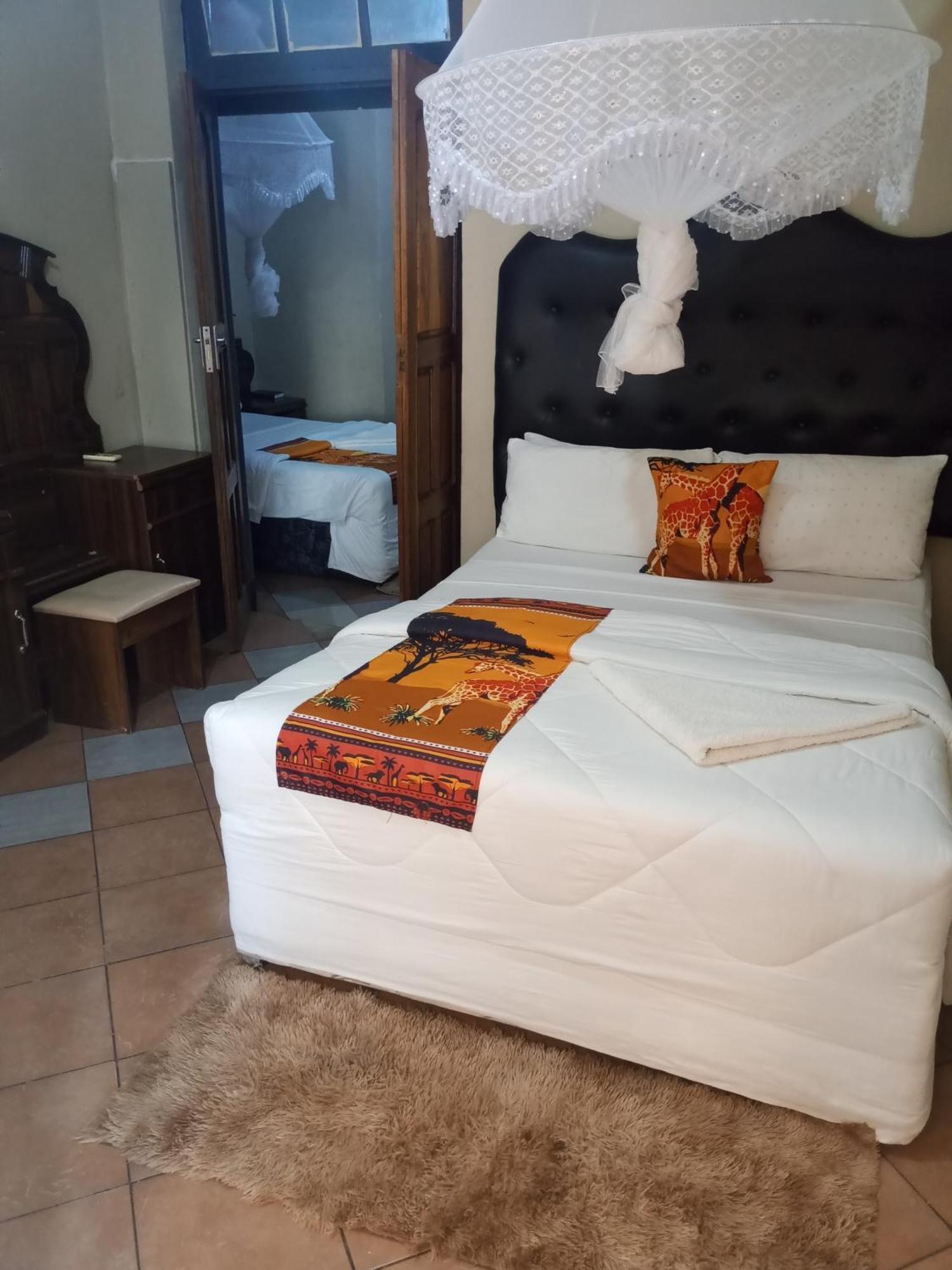 Golden Days Lodge Livingstone Bagian luar foto