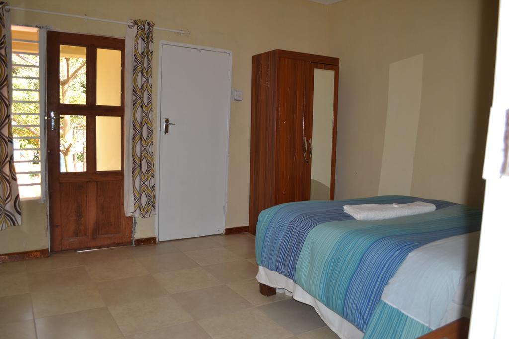 Golden Days Lodge Livingstone Bagian luar foto