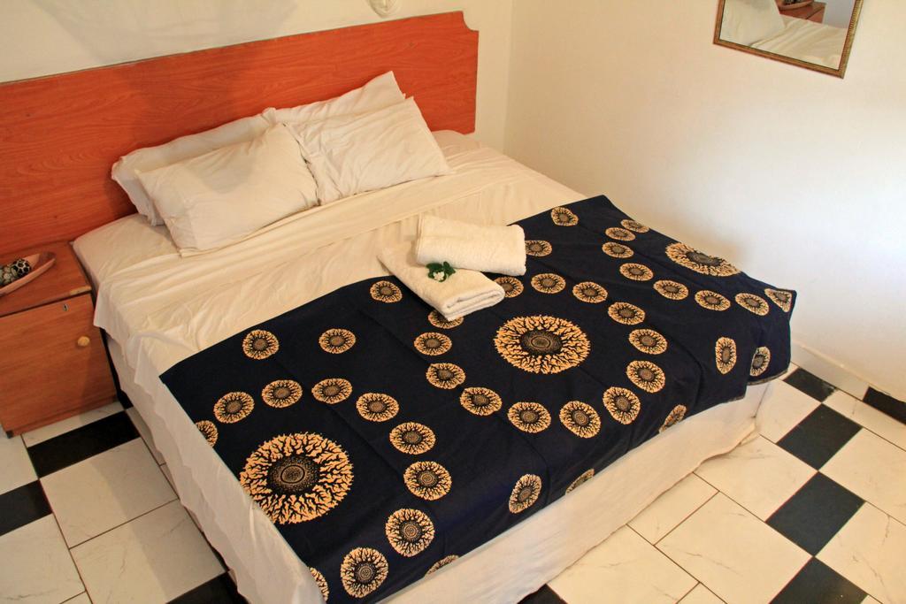 Golden Days Lodge Livingstone Bagian luar foto