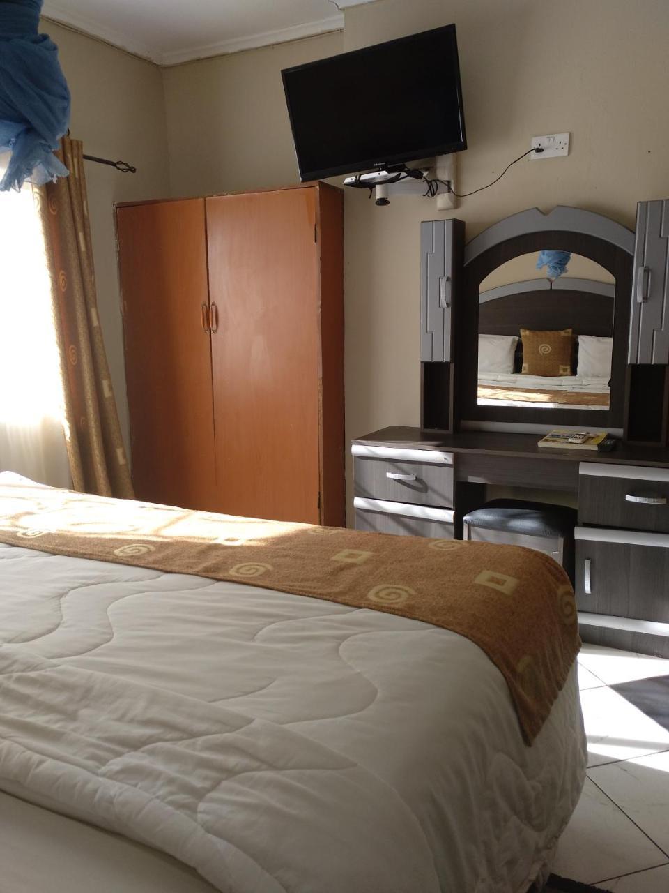 Golden Days Lodge Livingstone Bagian luar foto